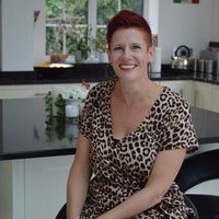 Logo of Roxy Holdstock